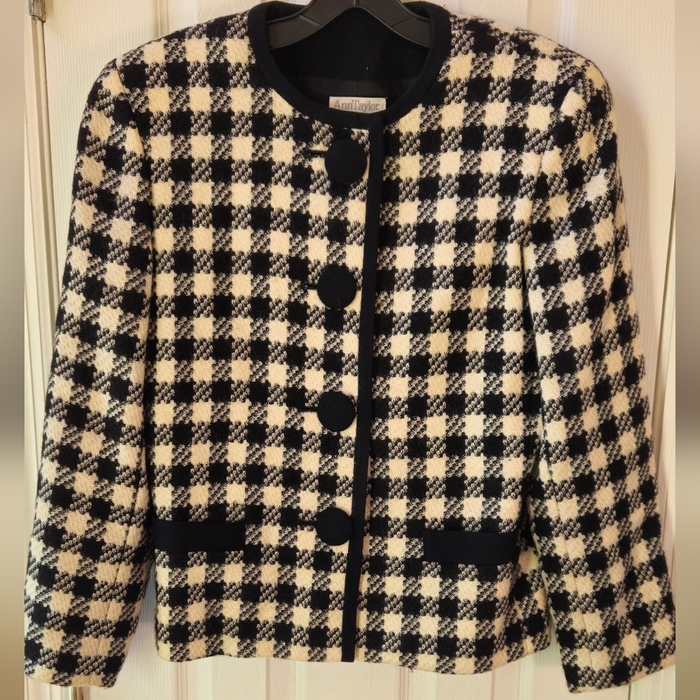 Ann Taylor Studio Elegant Black and White Houndstooth Blazer - Size 8